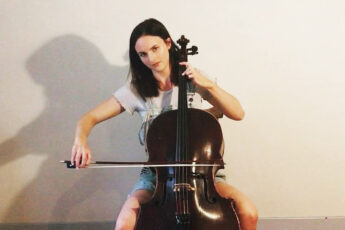 Lily Thornton performing Joel Baldwin's Biding I for cello and electronics at The Monk Club Richmond